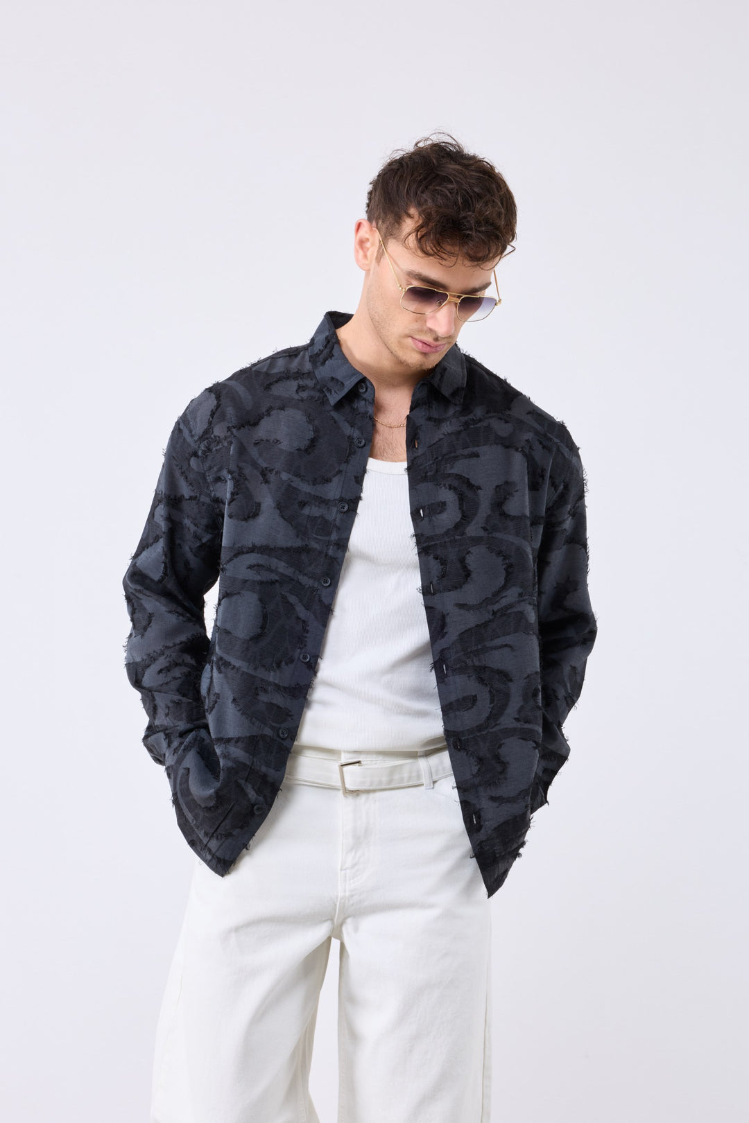 2512 Feather Longsleeve Shirt in Black