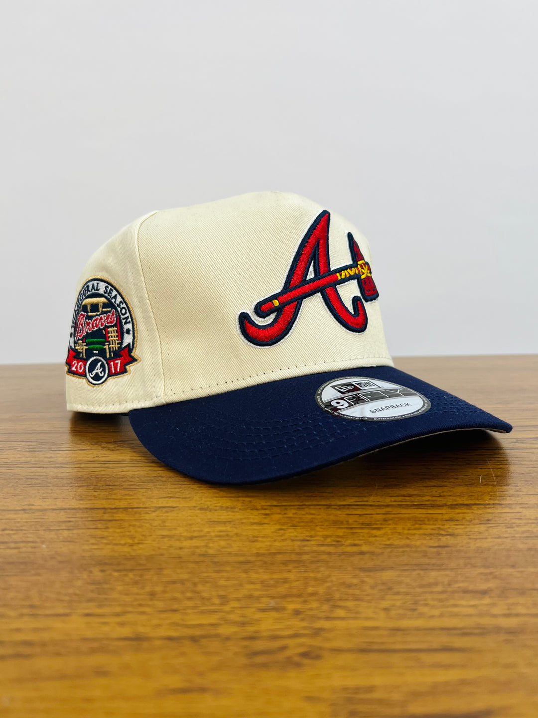 Atlanta Braves MLB Snapback in beige/blue