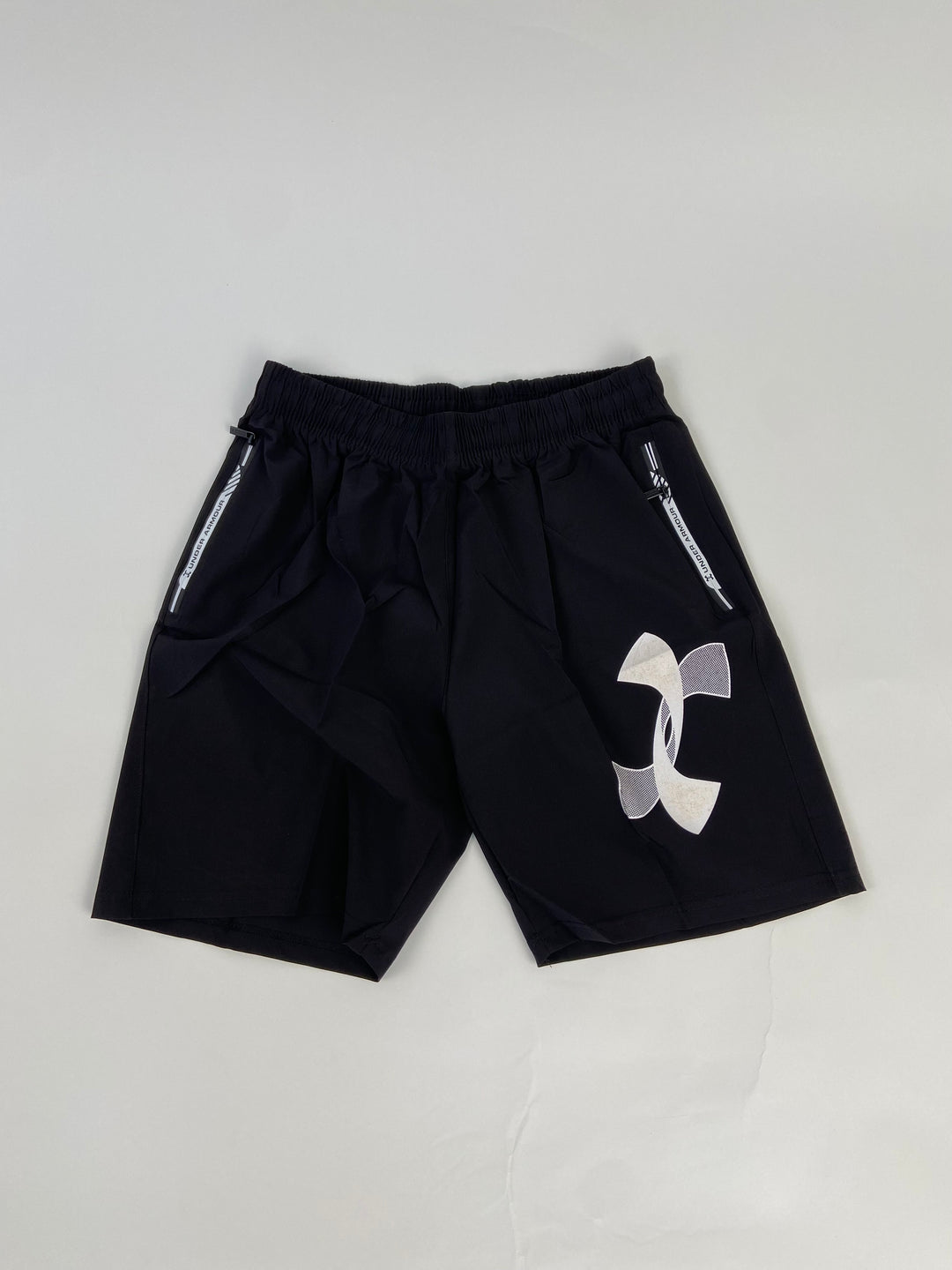 Under Armour big logo dotted sport shorts