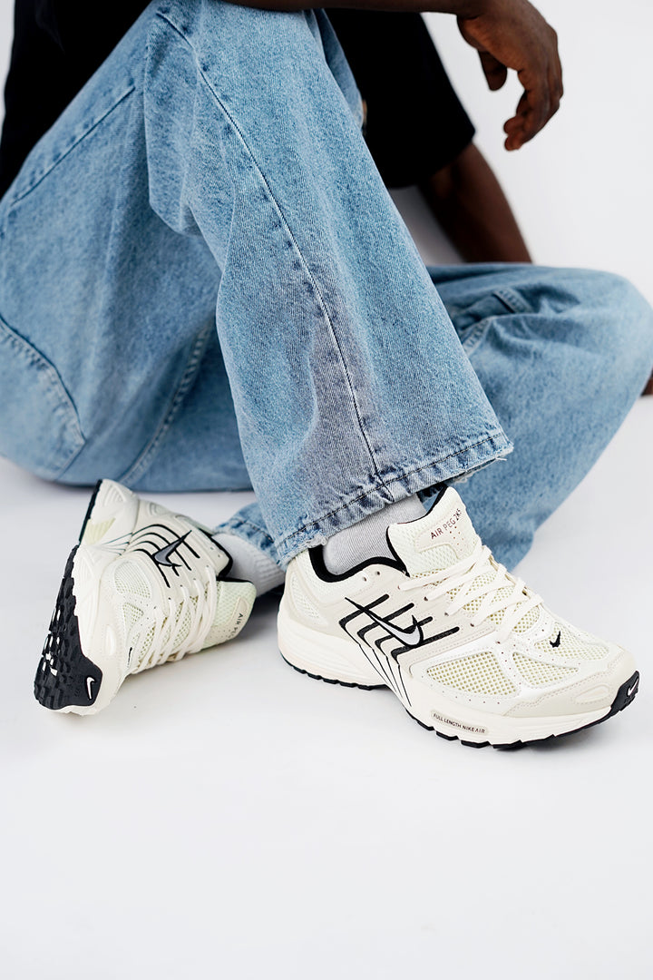 Nike Air Pegasus 2005 Trainers in White