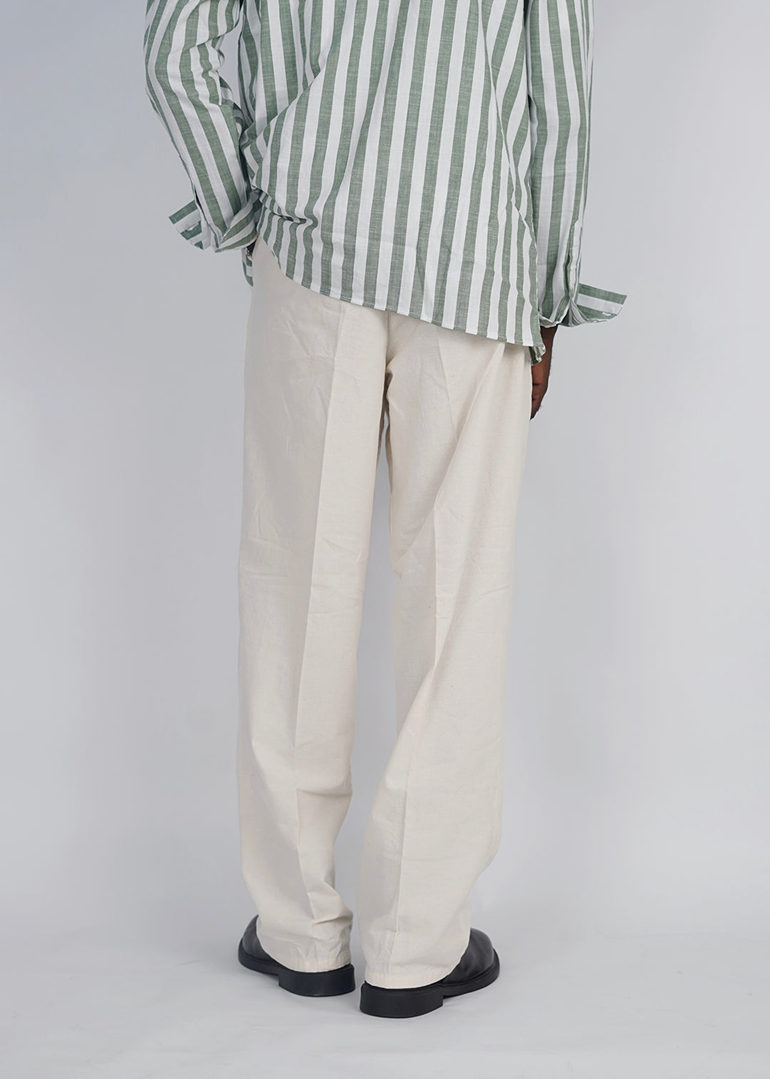Snazzy linen blend pants in off white