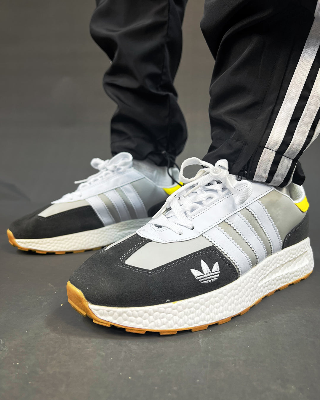 Adidas Retro Trainers in yellow/gray