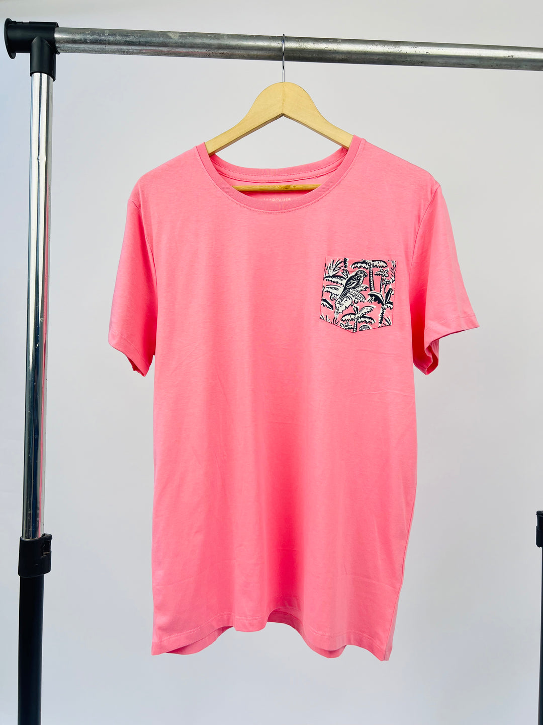 Marquis side pocket t-shirt in pink