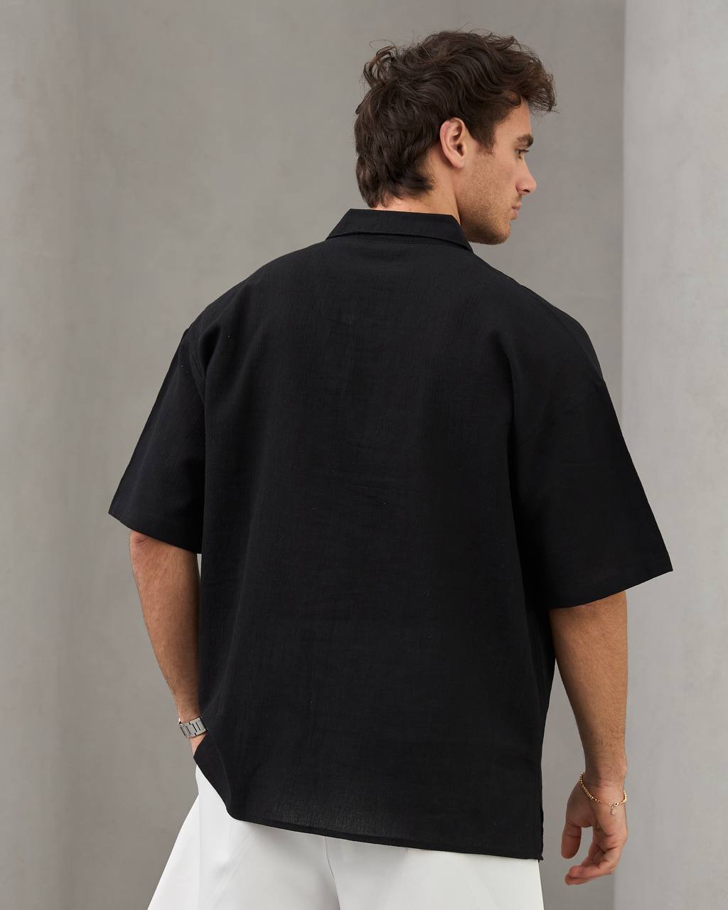 2morrow Floral Embroidered shirt in black