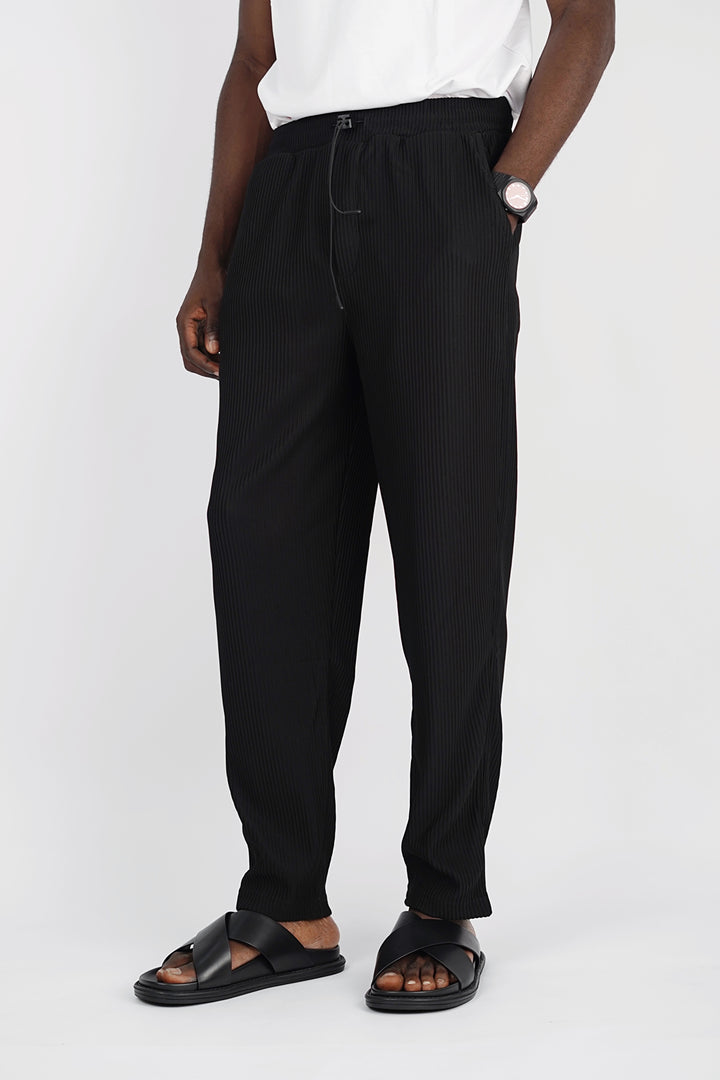 Spruce pleated pants with toggle drawstring in black