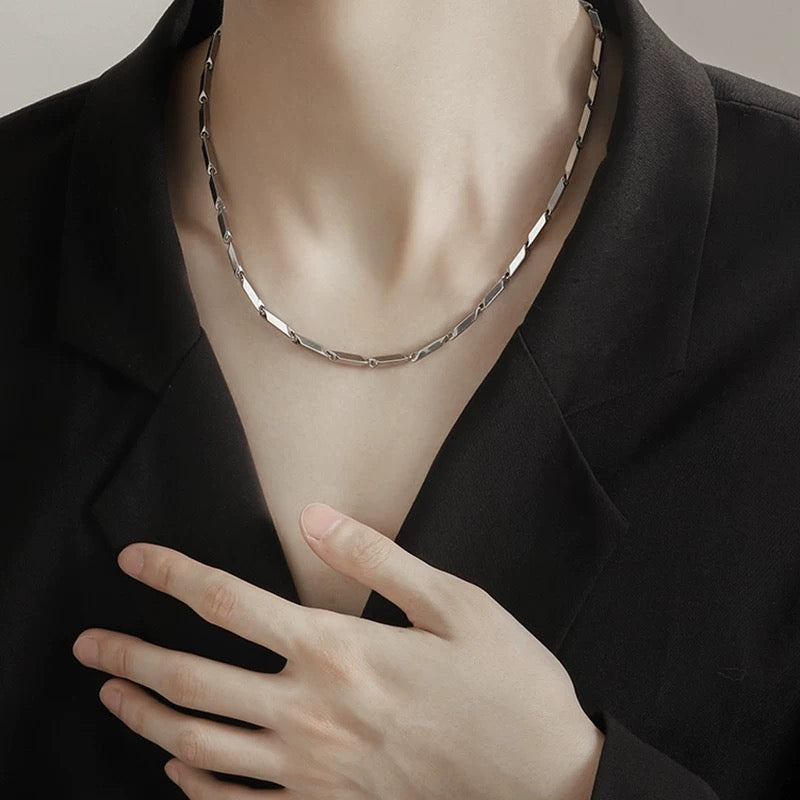 Geometric decor necklace