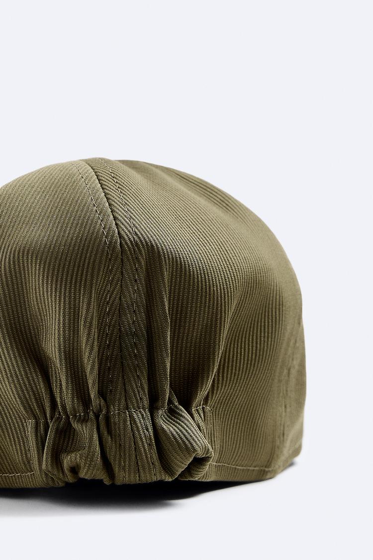 ZARA TEXTURED FLAT CAP