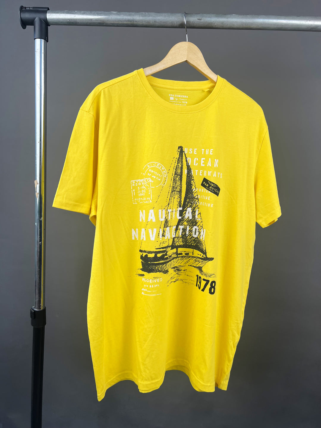 Cortesa front print t-shirt in yellow