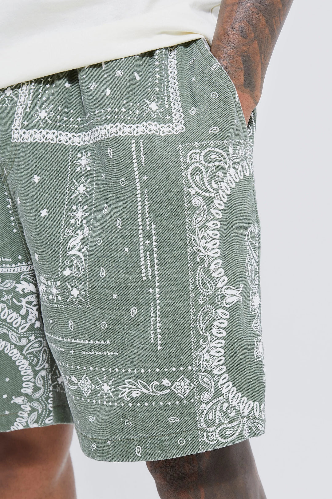 BOOHOOMAN FIXED COMFORT BANDANA SHORT