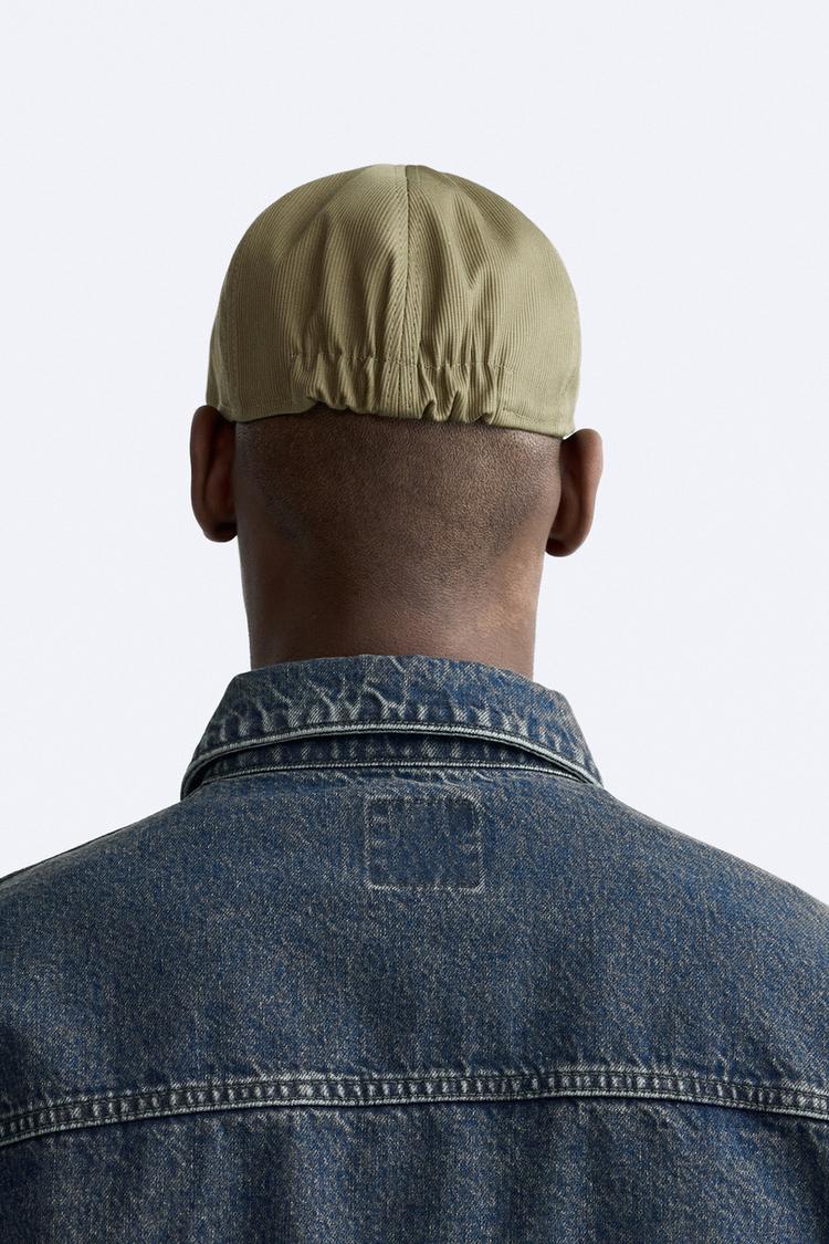 ZARA TEXTURED FLAT CAP