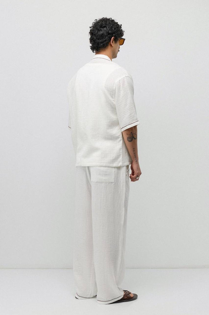 Vamos Embroidery Detail Set in White