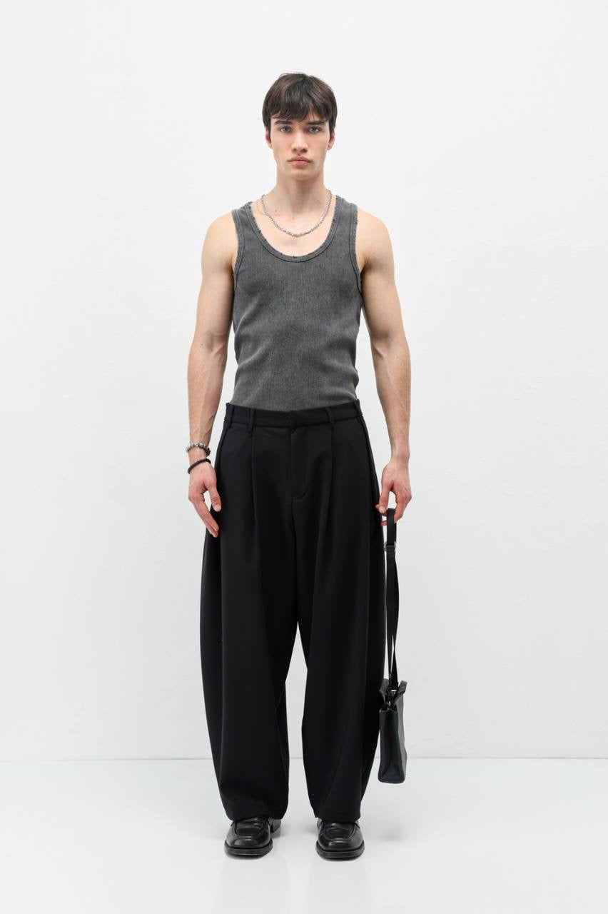 Vamos Wide-Leg Pleated Pants in black