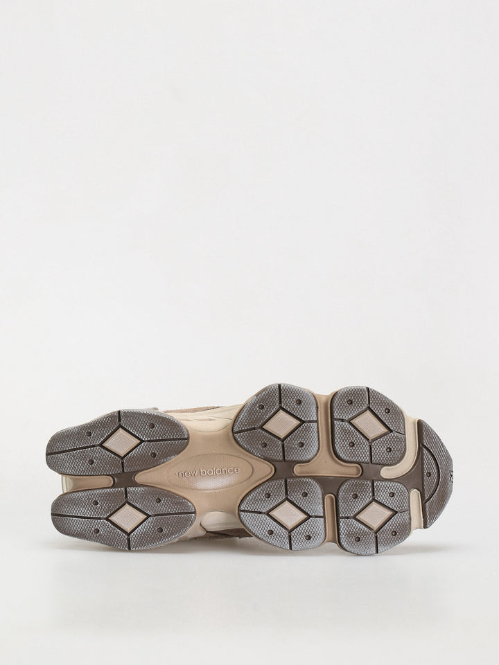 New Balance 9060 Trainers in Mushroom