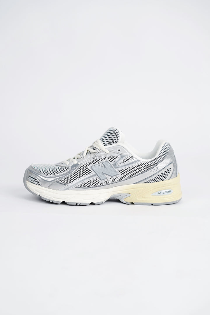 New Balance moonrock 740 Trainers in Silver