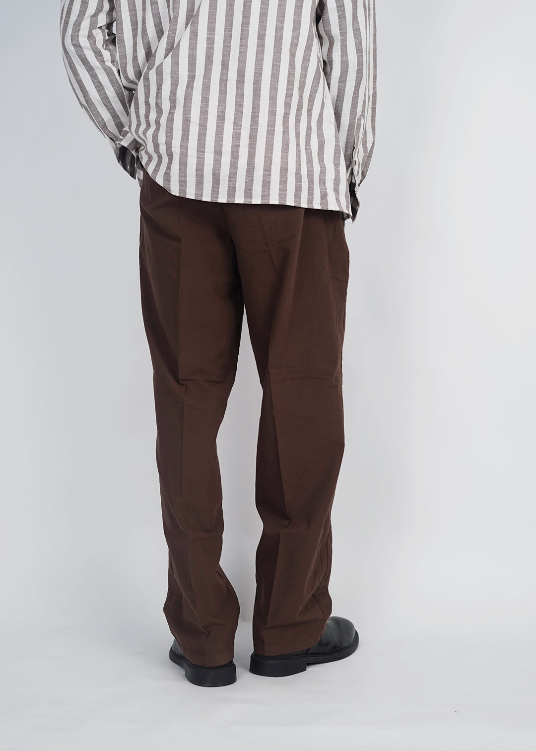 Snazzy linen blend pants in brown