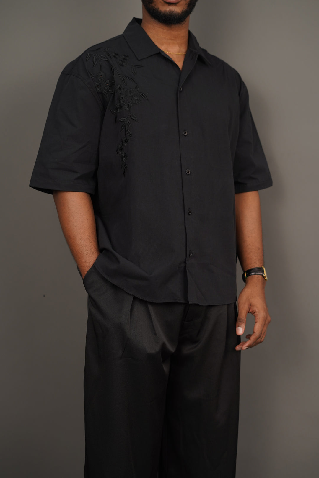 2512 Detail Shirt in black