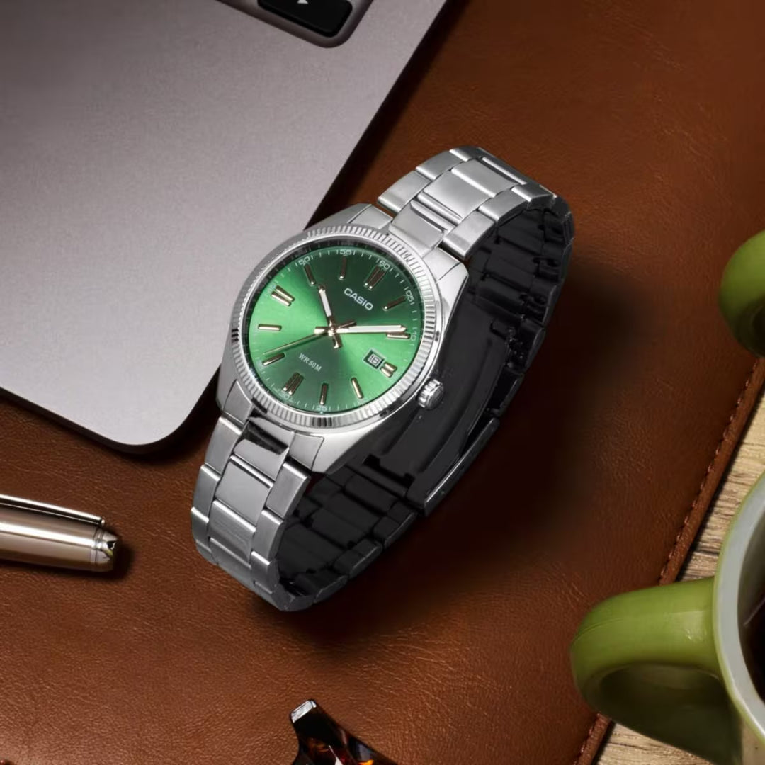 Casio MTP-1302D chain wrist watch in green