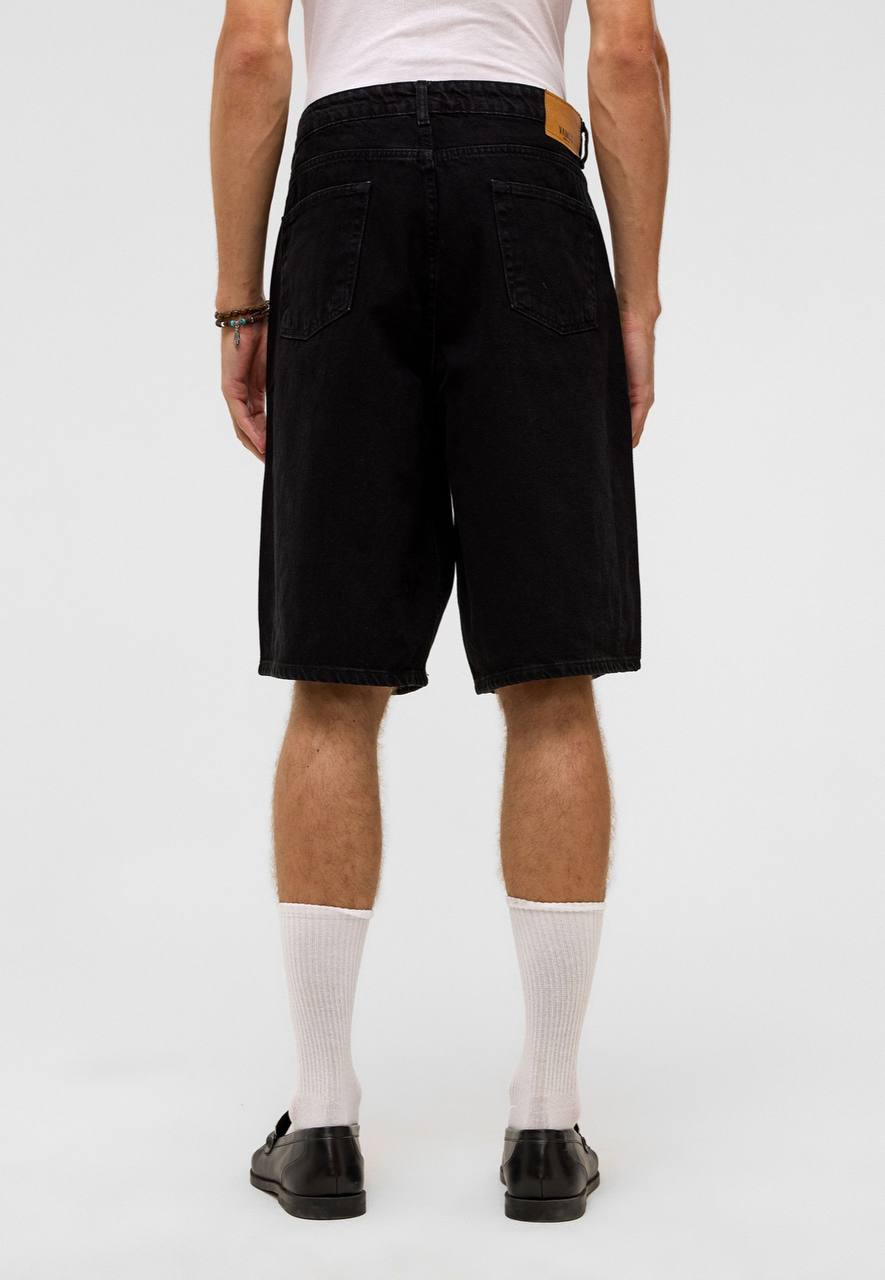Vamos Baggy Jeans Shorts in Black