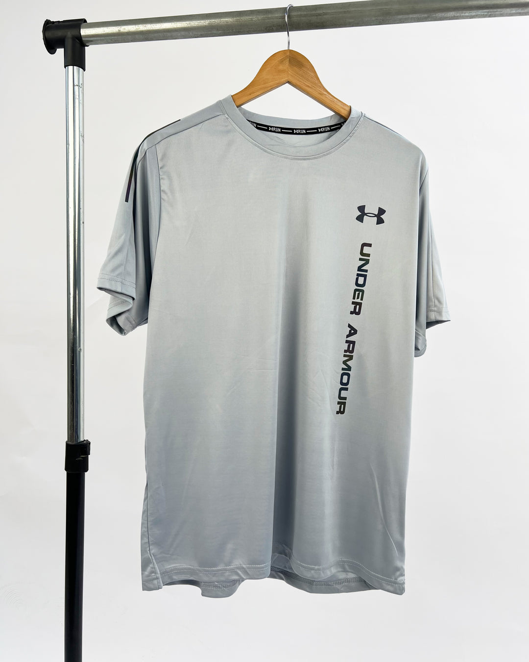 Under armour reflective sports t-shirt in light grey