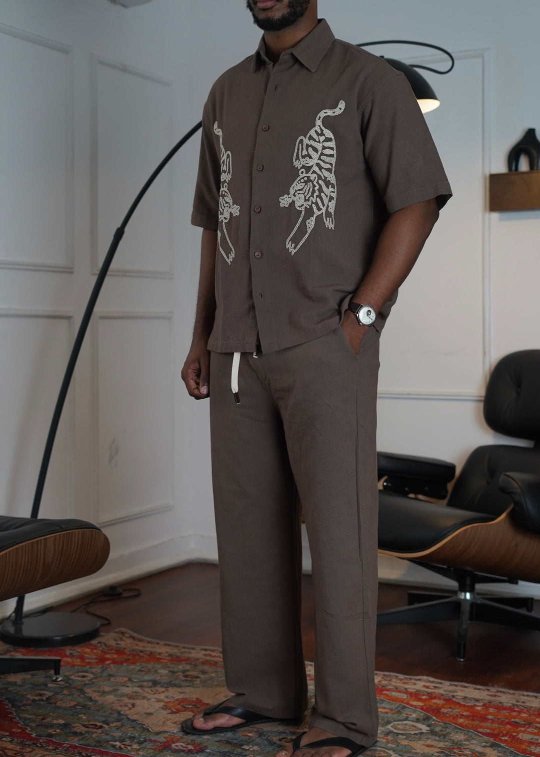 Narcos Embroidery Detail Set in brown