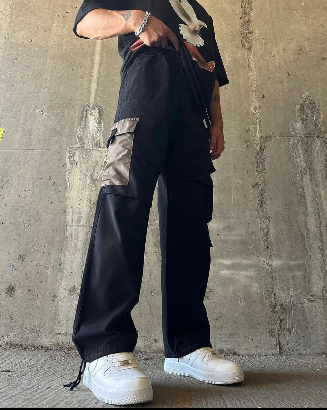 Difransel Multi Pocket cargo pants in black