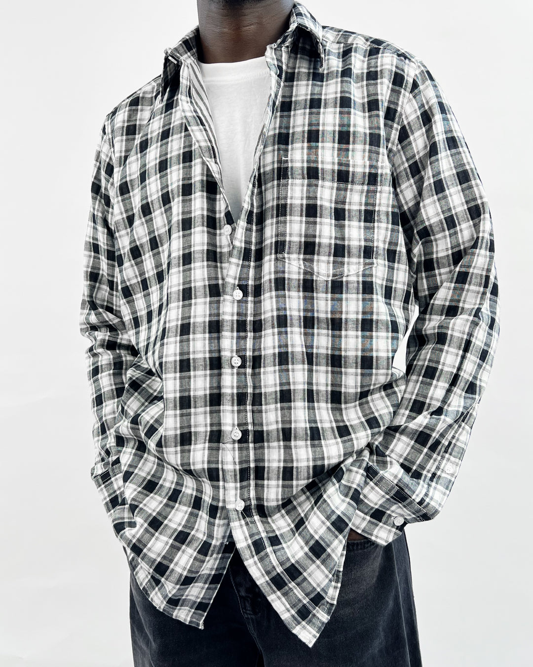 Atrium men’s plaid shirt in black and white