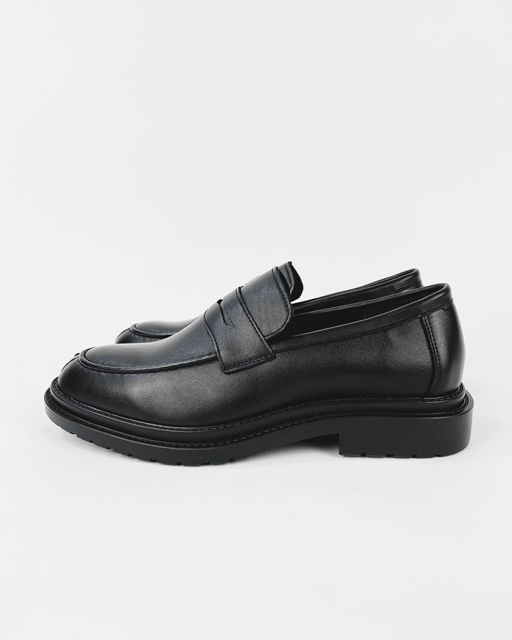 Garm Island Chunky Loafers in black