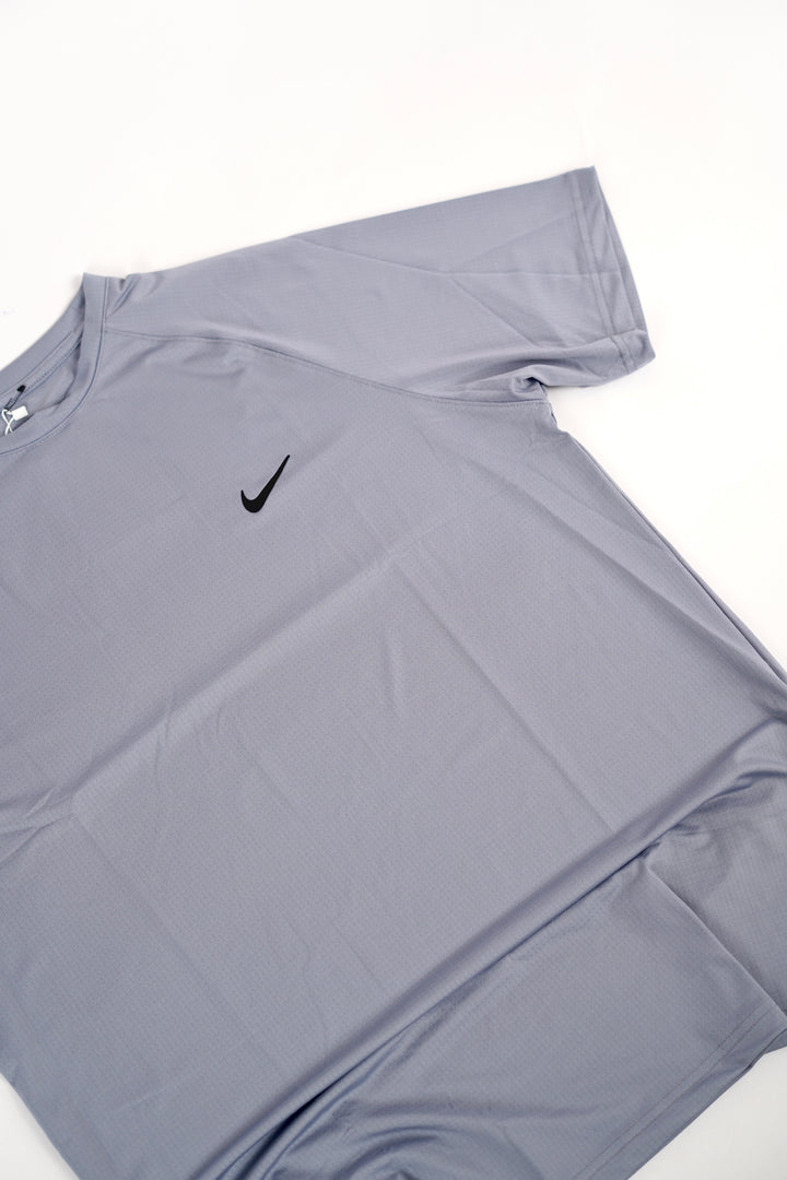 Nike Miler t-shirt in grey
