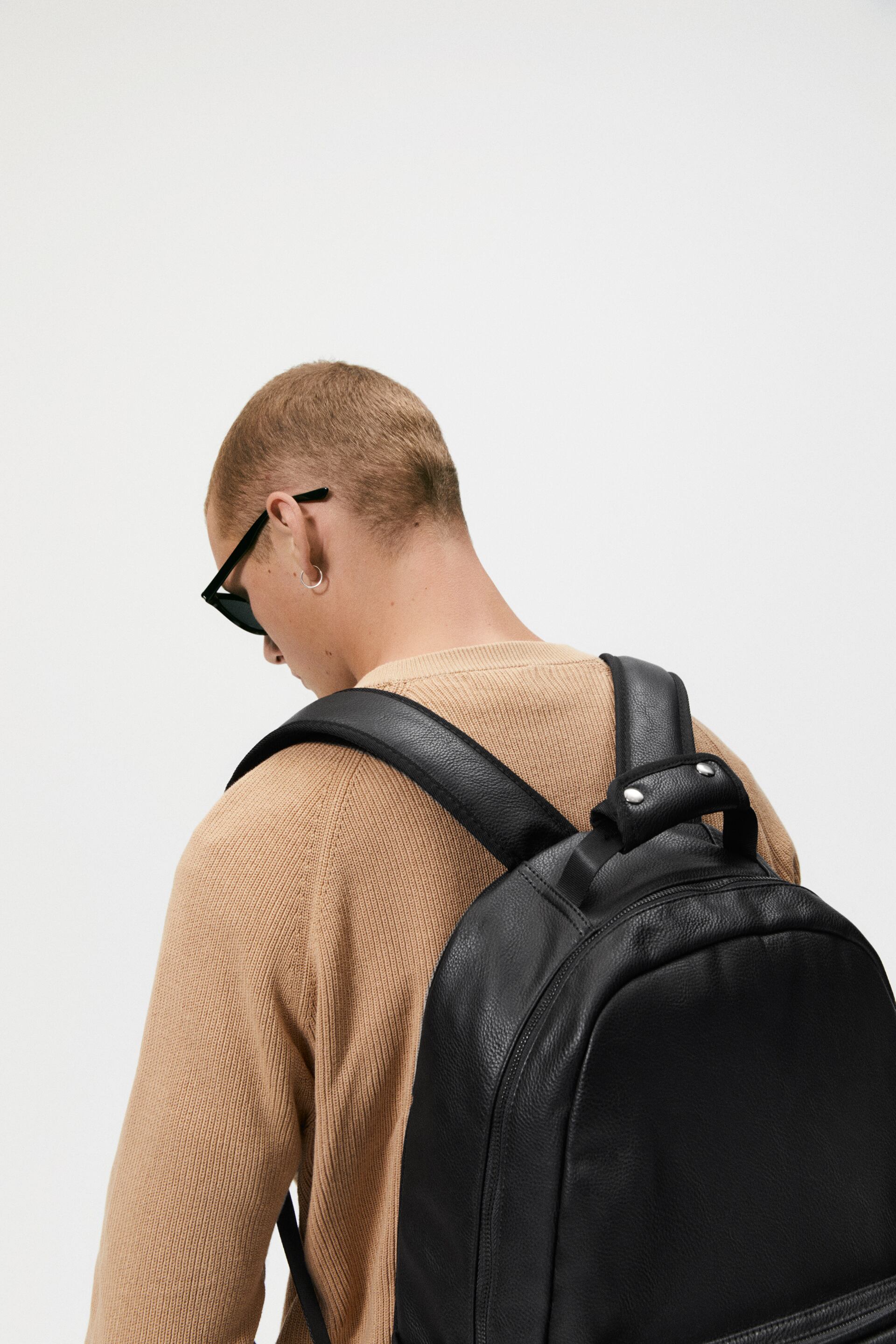 Zara Multi Pocket Backpack in black Garmisland