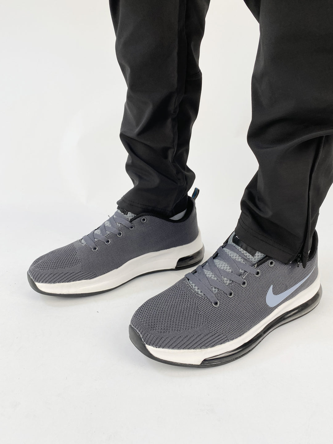 Nike air zoom textured grey trainers with black solid sole