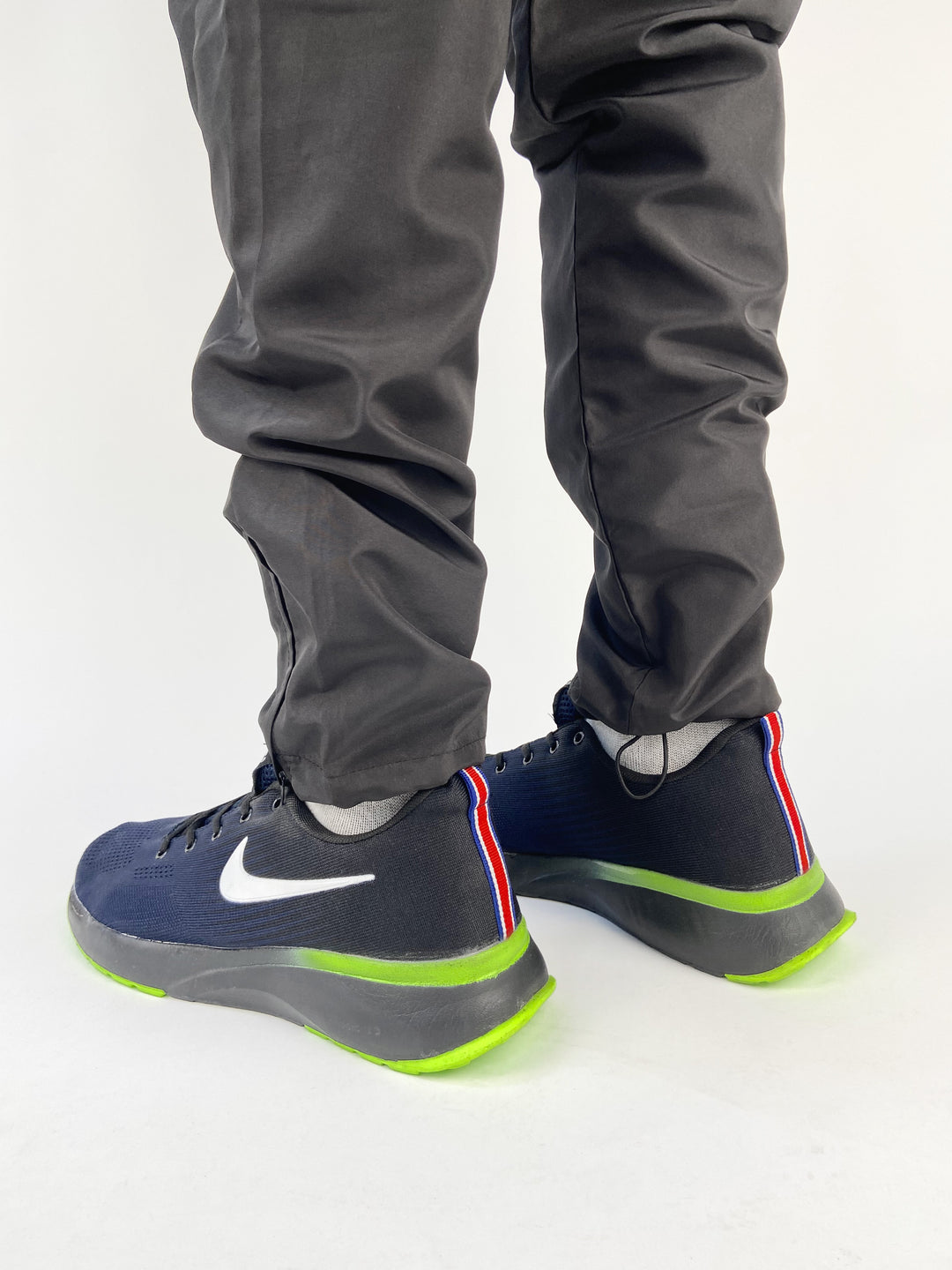 Nike air max trainers in double tone with green soles