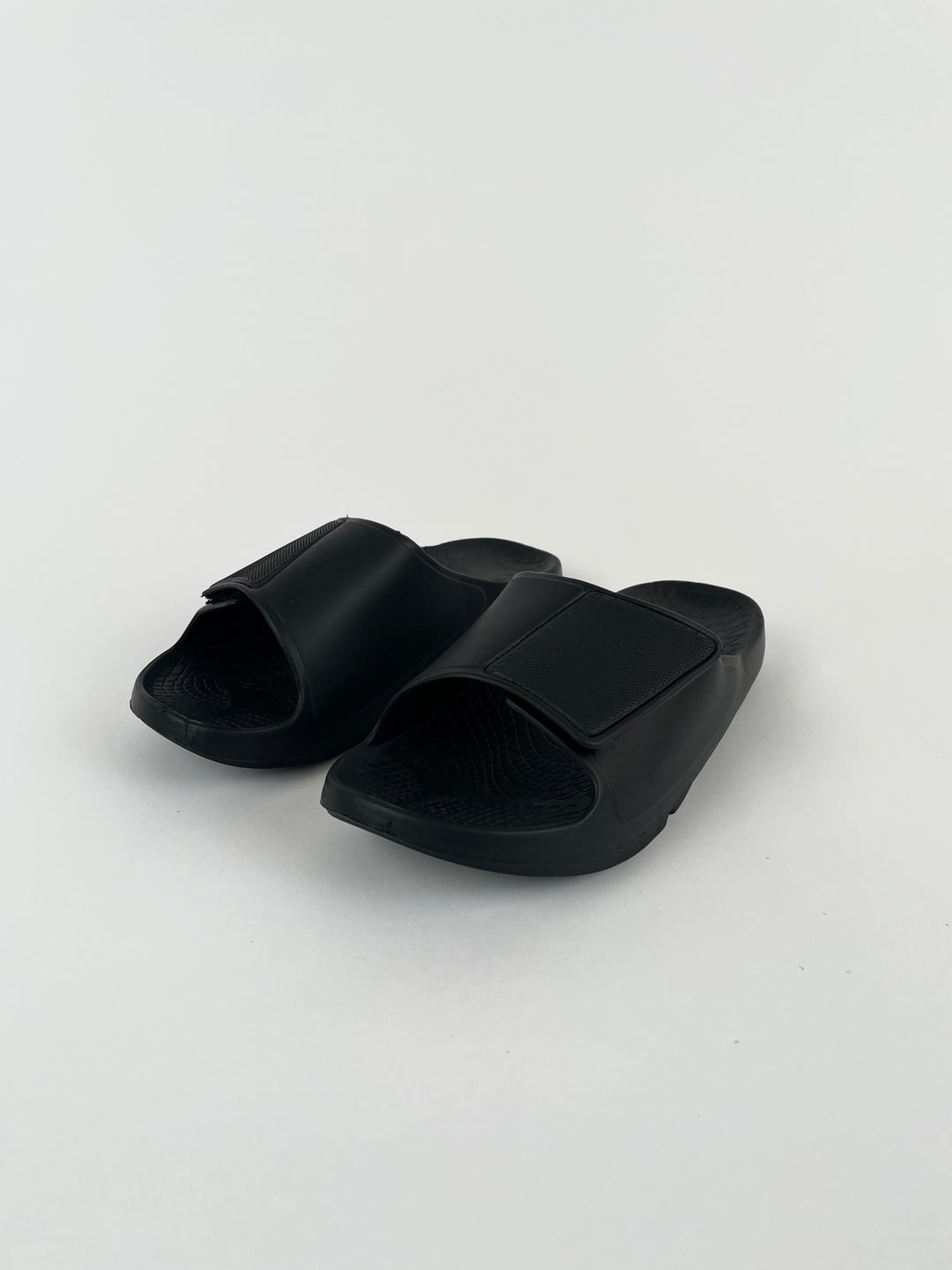 Garm Island Orthopedic Strap Slides in black