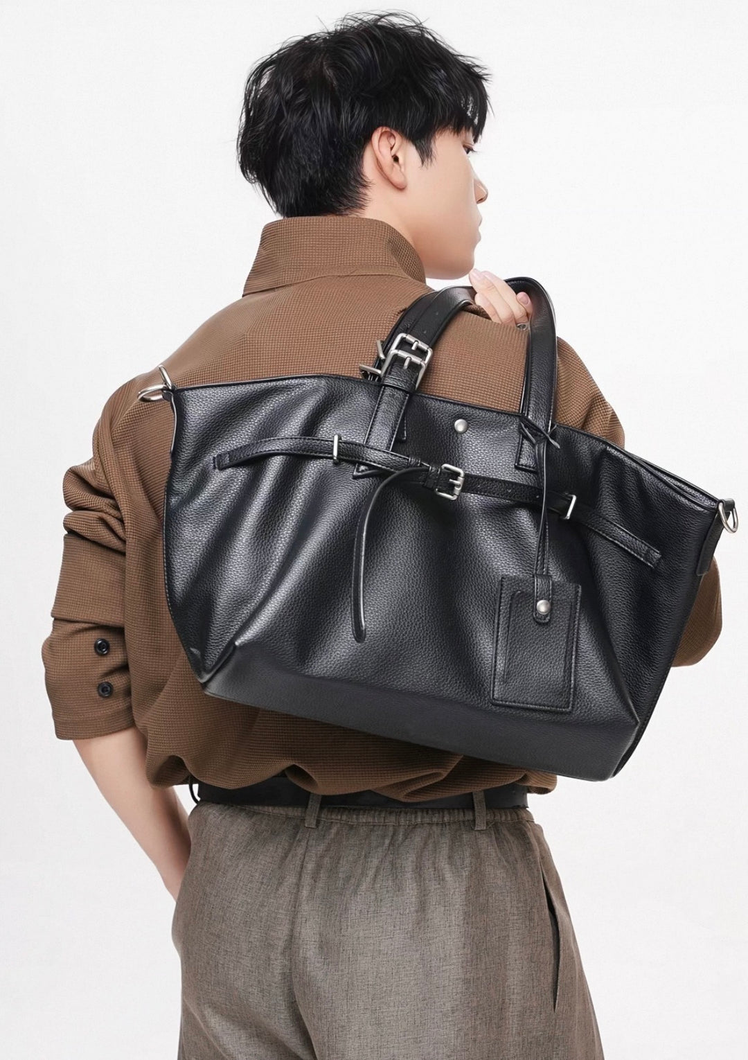 YADAMUI Hobo Bag in Black
