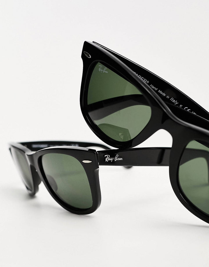 RAY BAN WAYFARER BLACK SUN GLASSES