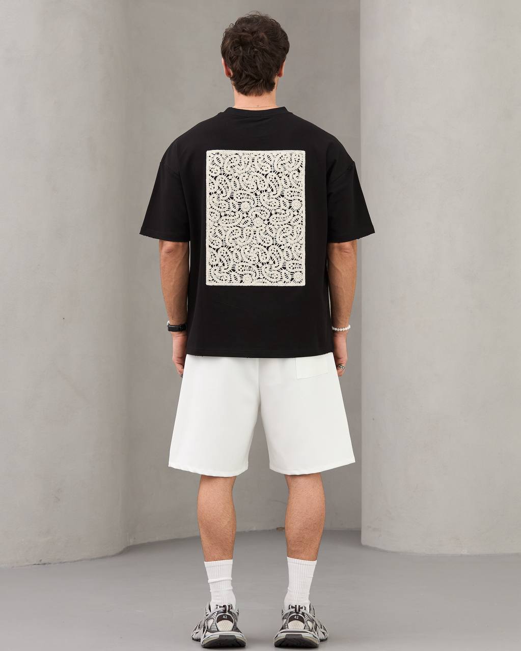 2morrow embroidered paisley T-shirt in black
