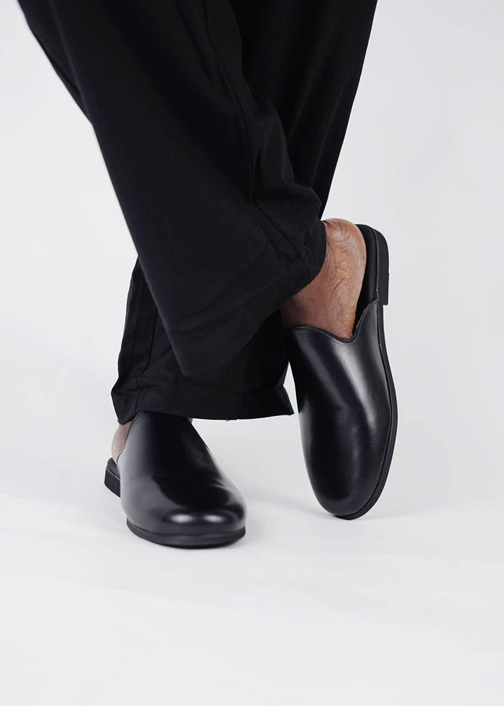 Garm Island Leather Mules in Black