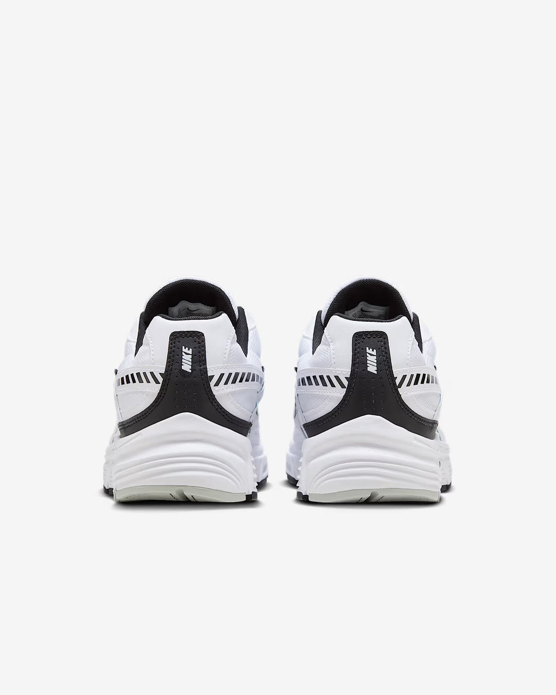 Nike Initiators Trainers in Metallic Silver