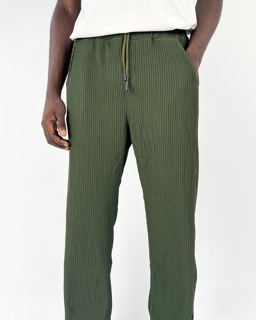 A&N pleated pants in green