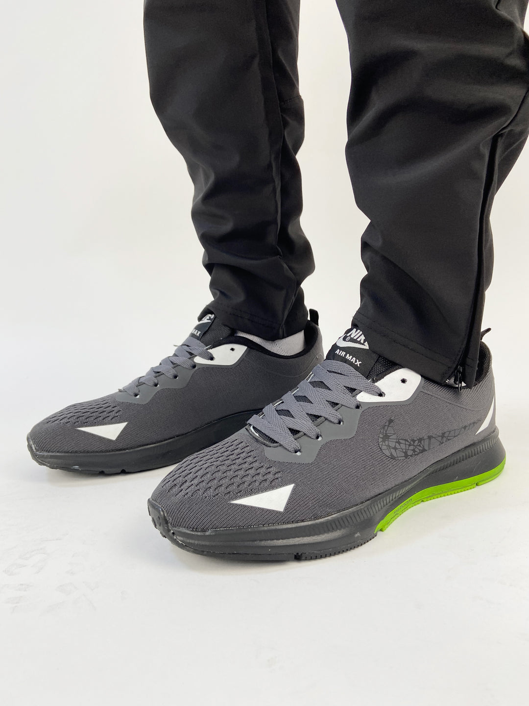 Nike air max trainers in black&lime sole