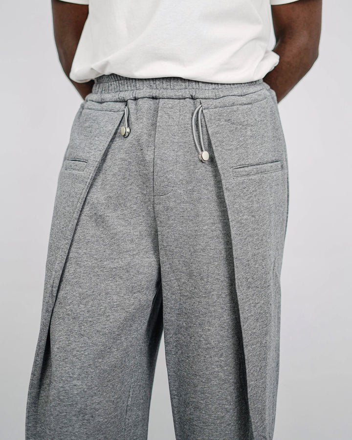 Nuclear fussion toggle Pleated Sweat Pants in Grey