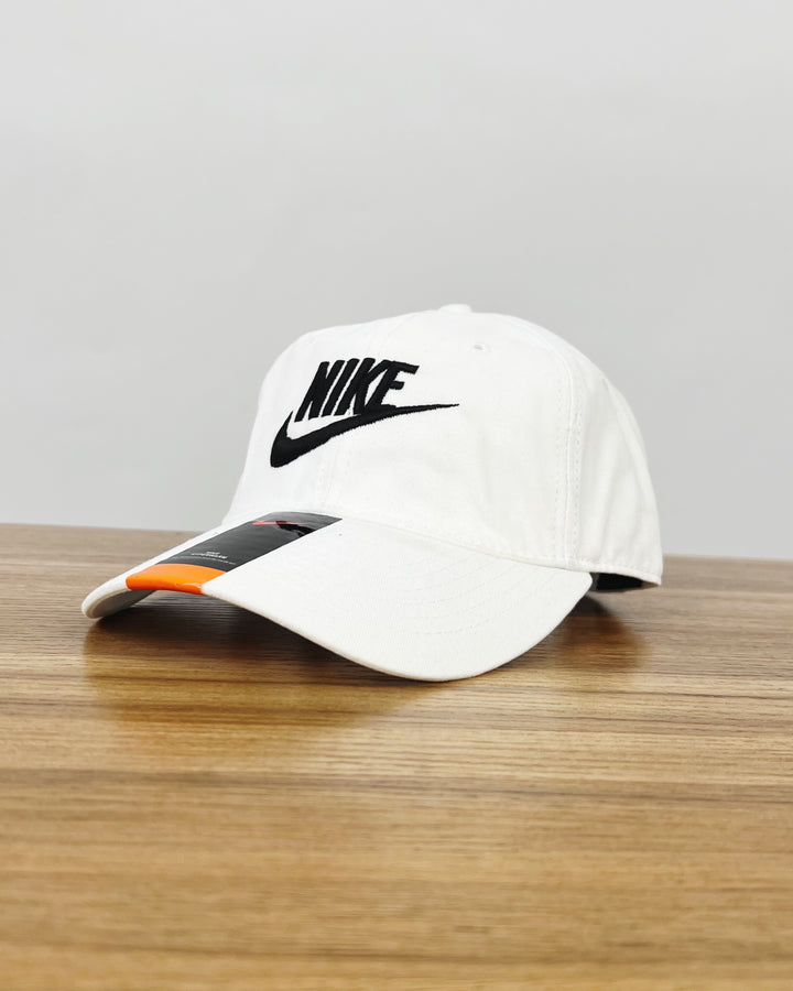 Nike Futura Facecap in white