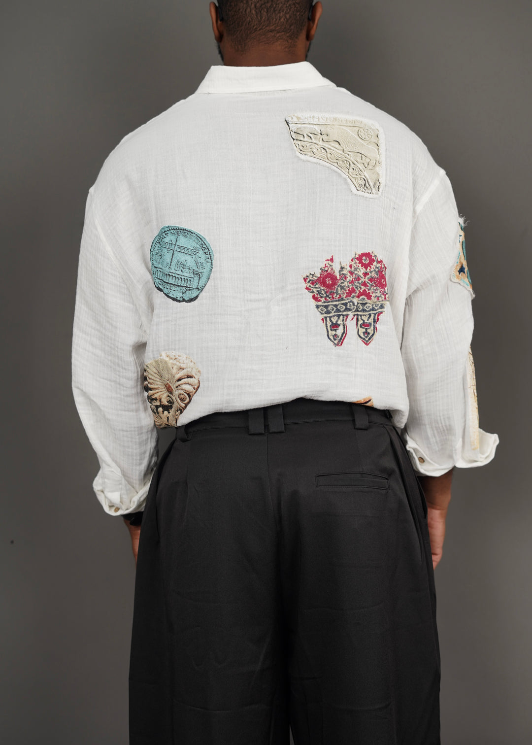 2512 Floral Patched Longsleeve Shirt in White