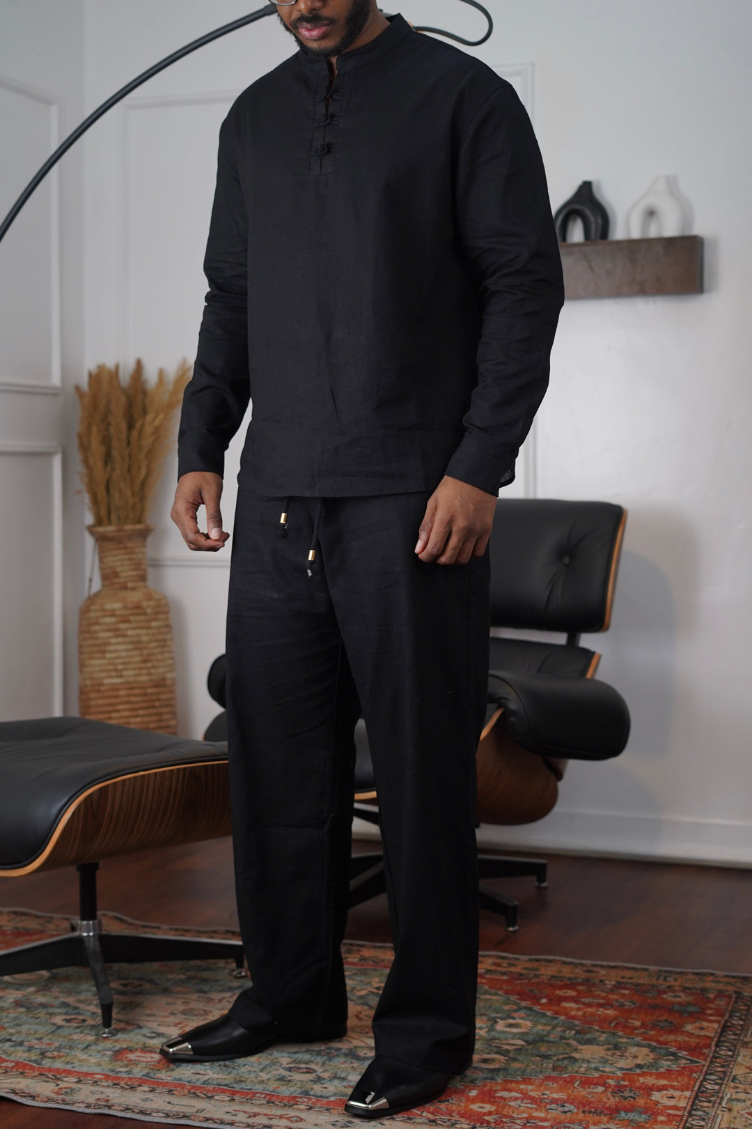 Garm Island Detail Linen Set in Black