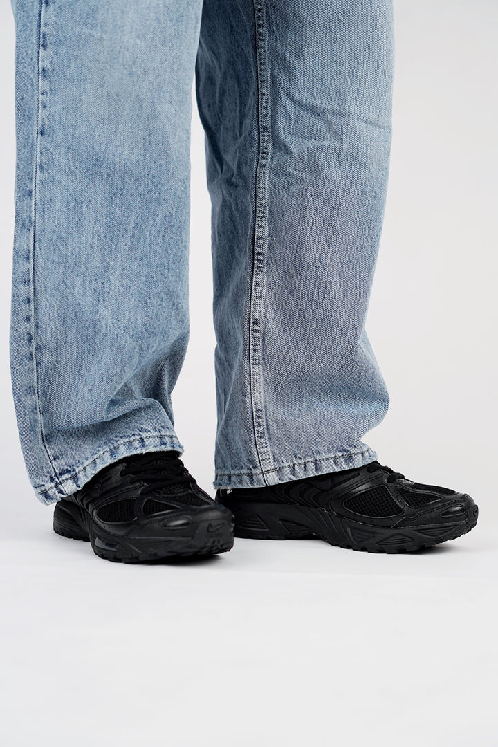 Nike Air Pegasus 2005 Trainers in Black