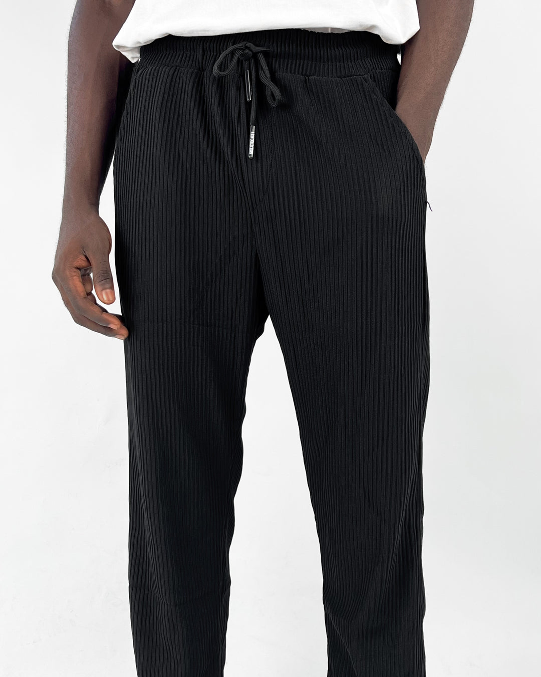 A&N pleated pants in black