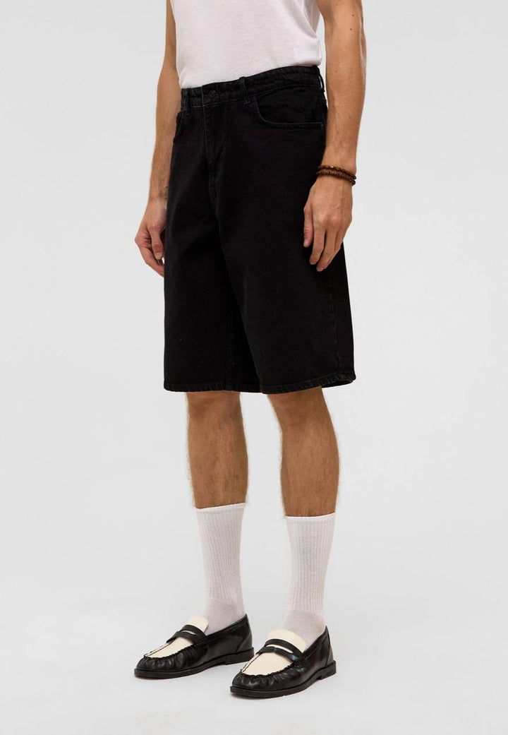 Vamos Baggy Jeans Shorts in Black