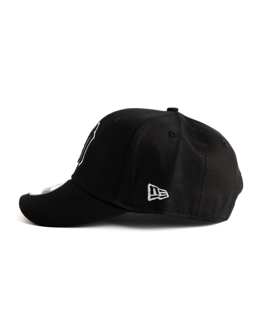New York 9forty Snapback Cap in black