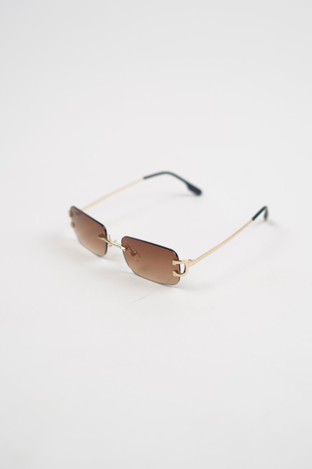 Pronged Square Frame Sun glasses in gradient