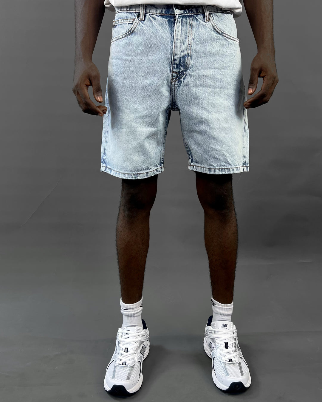 Difransel regular denim jean shorts in light blue