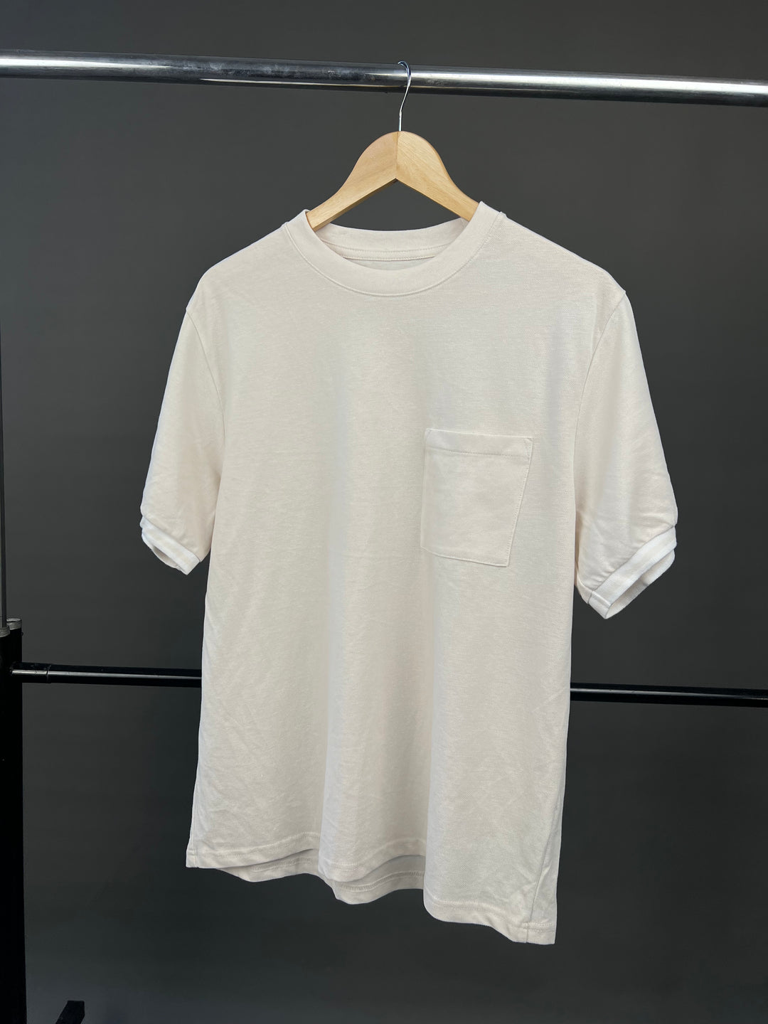 Garage Side Pocket t-shirt in Ecru